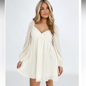 Lane 201 Chic Cream Long Sleeve Dress